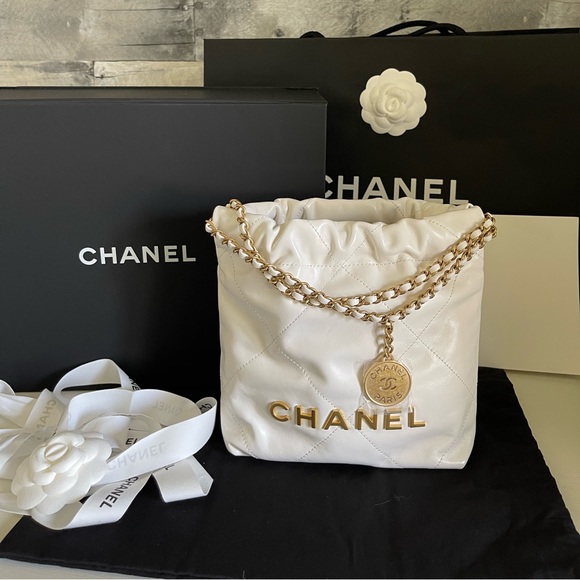 🖤🤍New!! Chanel 22 MINI White!! Full set!! 🤍🖤 - Picture 2 of 11